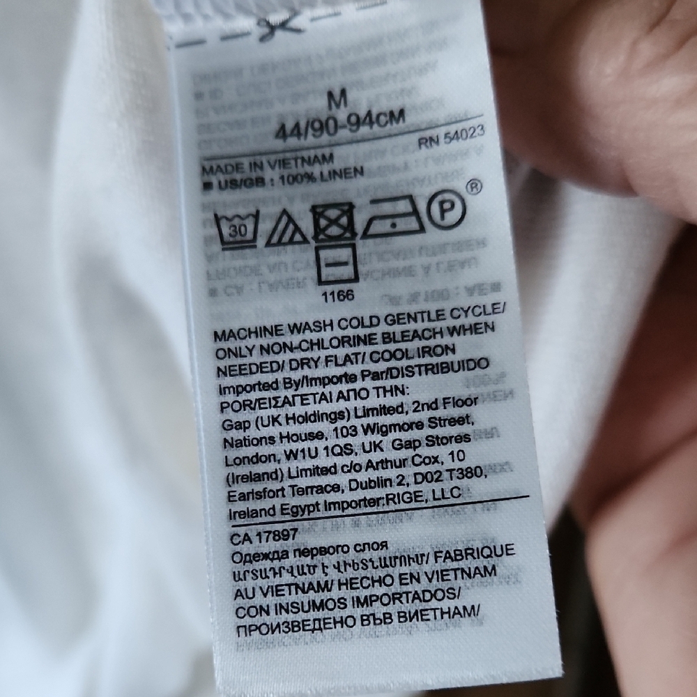 Banana Republic White V-Neck Short Sleeve Tee - Picture 3 of 8